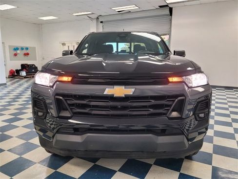 Used 2023 Chevrolet Colorado LT w/ LT Convenience Package II image 2