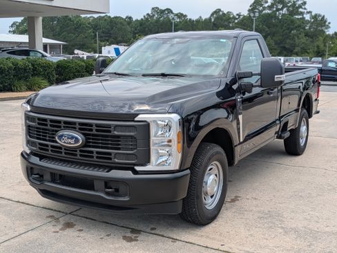 Used 2025 Ford F250 XL w/ 360-Degree Camera Package RWD image 3