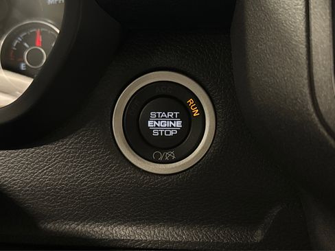 Used 2024 RAM 2500 Tradesman w/ Chrome Appearance Group image 34