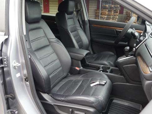 Used 2018 Honda CR-V Touring image 31