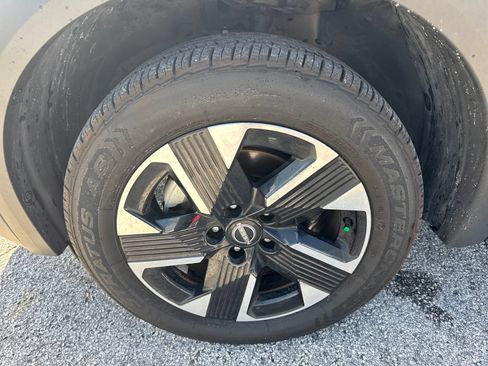 Certified 2025 Nissan Kicks SV AWD/4WD image 10