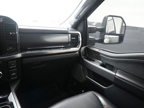 Used 2025 Ford F250 Lariat w/ FX4 Off-Road Package image 14