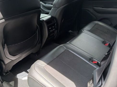 Used 2023 Jeep Grand Cherokee Altitude AWD/4WD image 11