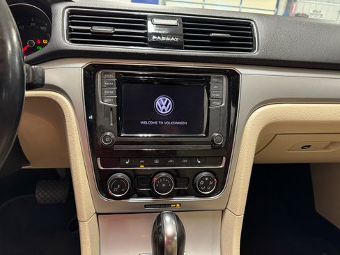 Used 2019 Volkswagen Passat 2.0T Wolfsburg w/ Wheels & Sunroof Package image 18