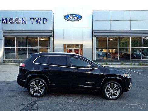 Used 2019 Jeep Cherokee Overland w/ Technology Group image 1