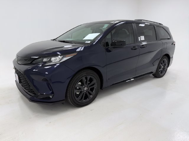 New 2026 Toyota Sienna XSE FWD image 5