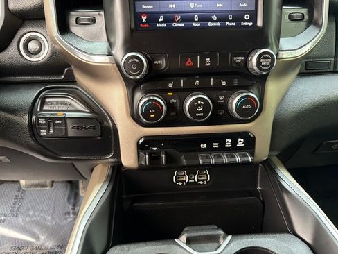 Used 2019 RAM 2500 Laramie AWD/4WD image 16