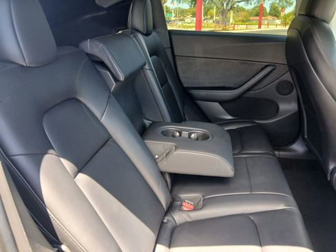 Used 2020 Tesla Model Y Long Range AWD/4WD image 29