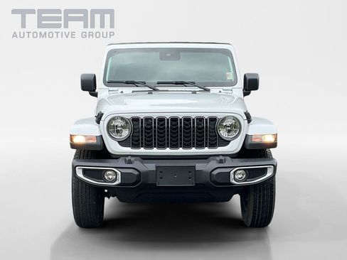 New 2025 Jeep Gladiator Sport image 2
