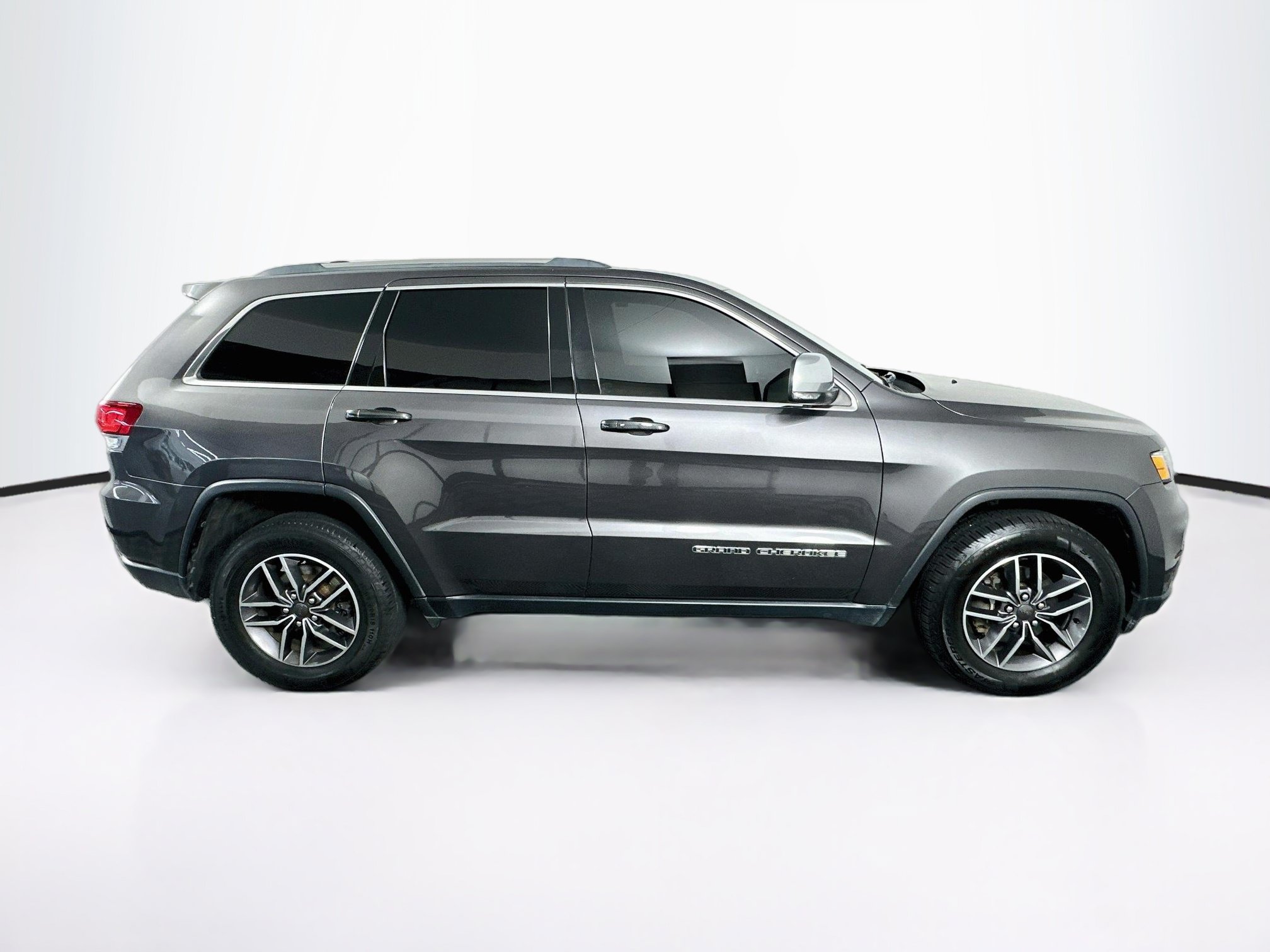 Used 2020 Jeep Grand Cherokee Limited AWD/4WD image 10