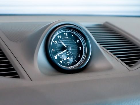 Certified 2024 Porsche Macan image 18