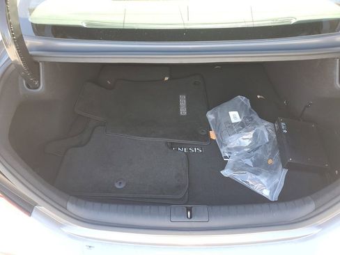 Used 2025 Genesis G70 2.5T image 15