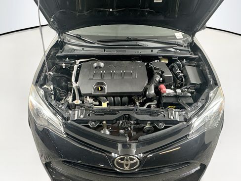Used 2017 Toyota Corolla LE FWD image 30