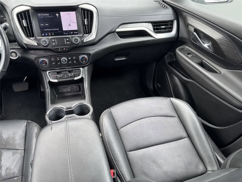 Used 2022 GMC Terrain SLT w/ Infotainment Package II AWD/4WD image 16