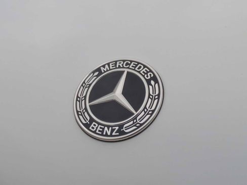 Used 2025 Mercedes-Benz GLS 450 4MATIC image 12