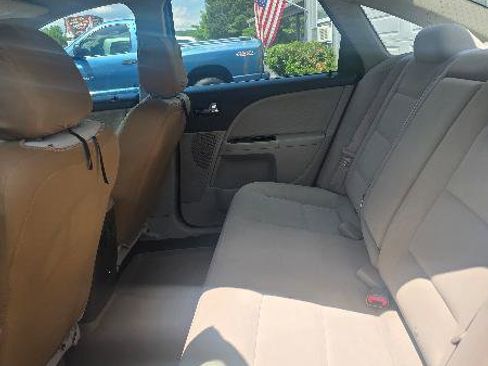 Used 2009 Ford Taurus SEL FWD image 6