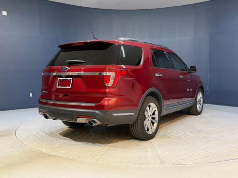 Used 2018 Ford Explorer Limited w/ Equipment Group 301A FWD image 9