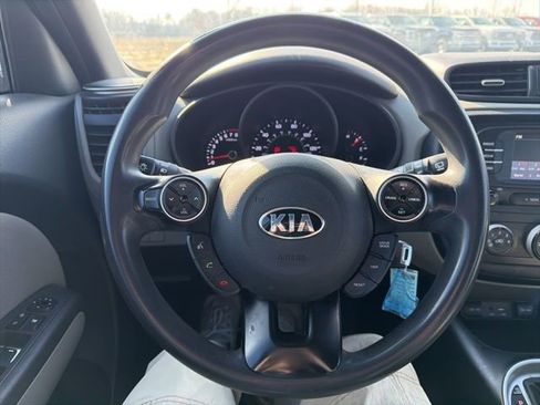 Used 2019 Kia Soul image 29