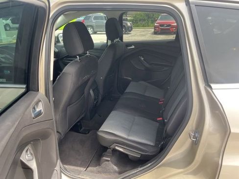 Used 2017 Ford Escape SE w/ SE Cold Weather Package FWD image 4