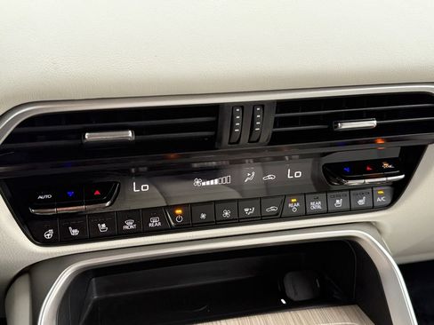 Used 2024 MAZDA CX-90 Plug-In Hybrid w/ Premium Plus AWD/4WD image 17