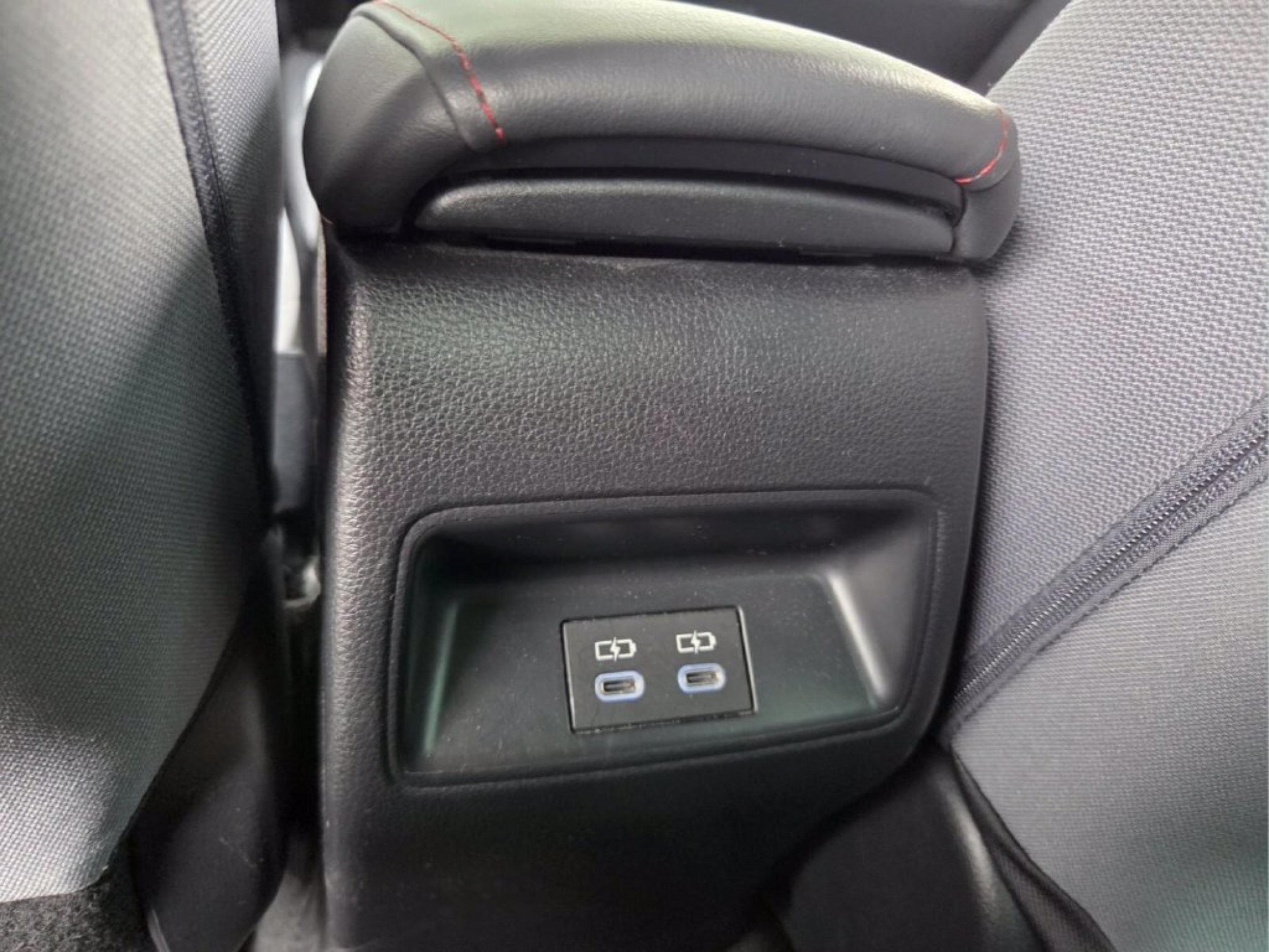 Used 2025 Toyota Corolla SE FWD image 13