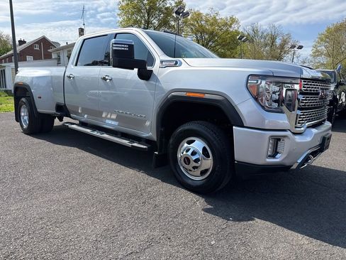 Used 2020 GMC Sierra 3500 Denali w/ Denali Ultimate Package AWD/4WD image 3