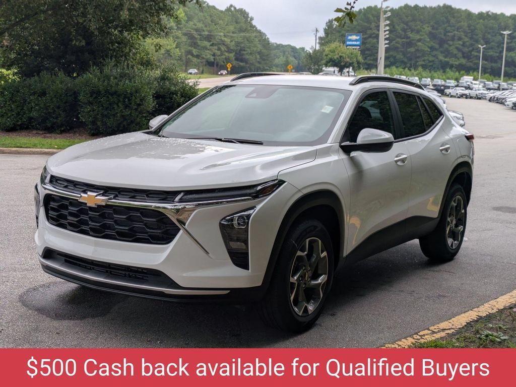 New 2026 Chevrolet Trax LT w/ Driver Confidence Package FWD image 5