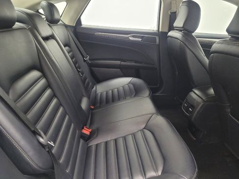 Used 2020 Ford Fusion SEL image 19