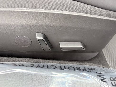 Used 2023 Tesla Model 3 Standard Range RWD image 11