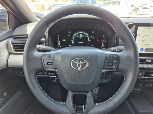 Used 2025 Toyota Camry SE w/ Multimedia Upgrade Package image 9