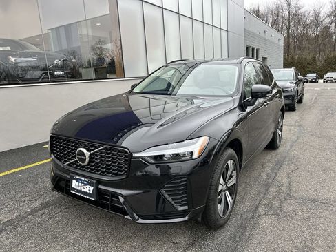 Certified 2025 Volvo XC60 T8 Core w/ Protection Package Premier image 4