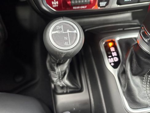 New 2026 Jeep Wrangler Unlimited Rubicon w/ Steel Bumper Group image 25