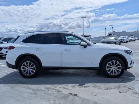 Used 2026 Mercedes-Benz GLC 300 4MATIC image 4