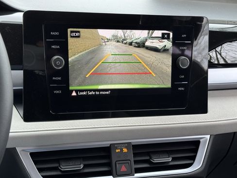 New 2026 Volkswagen Taos SE AWD/4WD image 32