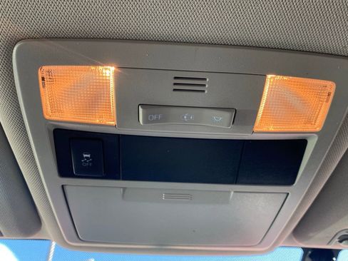 Used 2016 Toyota Tacoma SR image 25