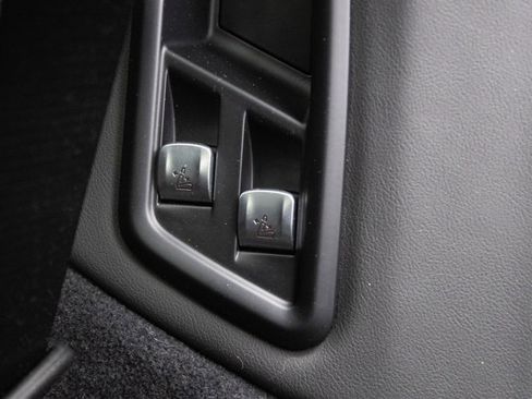 Used 2023 BMW X7 M60i w/ Executive Package image 67