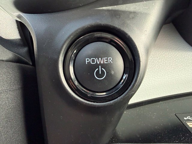Used 2025 Toyota Sienna XLE FWD image 28