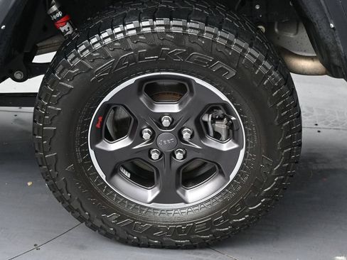 Used 2021 Jeep Gladiator Rubicon AWD/4WD image 34