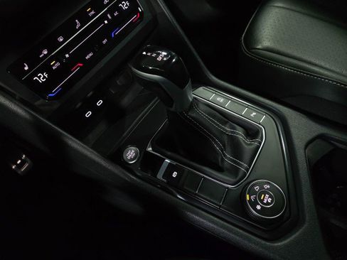 Used 2023 Volkswagen Tiguan SE R-Line image 27