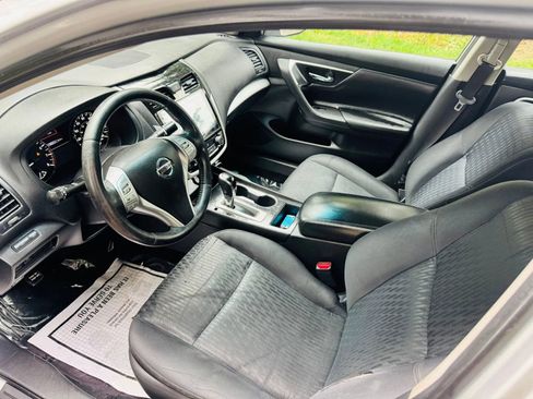 Used 2018 Nissan Altima 2.5 SV image 9