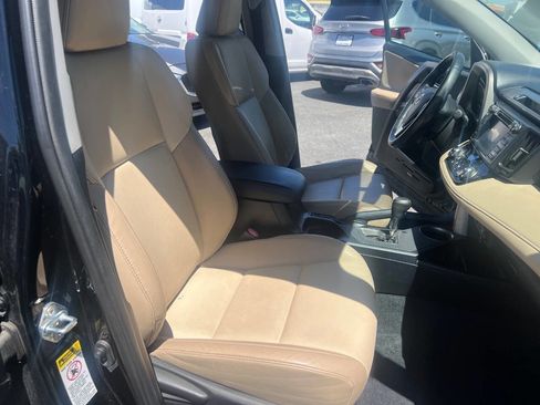 Used 2014 Toyota RAV4 Limited FWD image 10