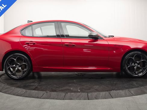 Used 2023 Alfa Romeo Giulia Estrema AWD/4WD image 2
