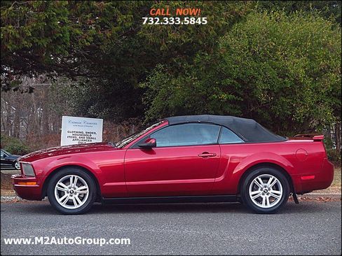 Used 2006 Ford Mustang Premium image 2