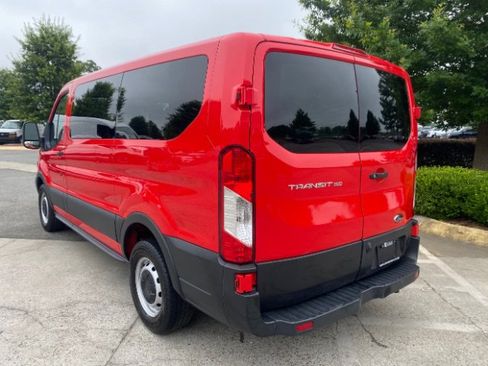 Used 2018 Ford Transit 150 XL image 5