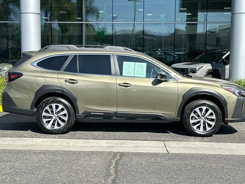 Certified 2025 Subaru Outback Premium image 3