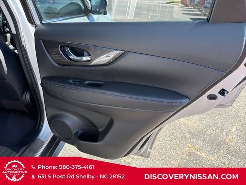 Used 2019 Nissan Rogue SV w/ Premium Package FWD image 36
