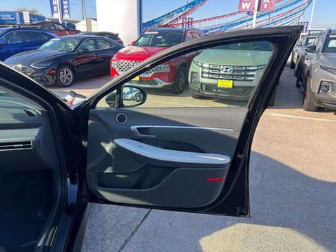 New 2025 Hyundai Sonata SE FWD image 17
