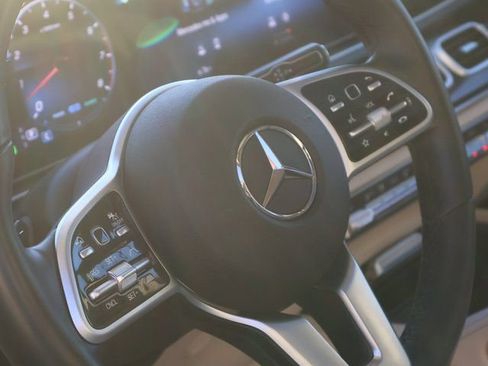 Used 2022 Mercedes-Benz GLS 450 4MATIC image 30