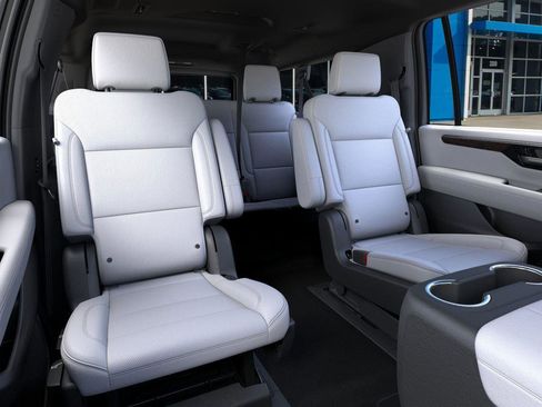 New 2026 Chevrolet Suburban Premier image 17