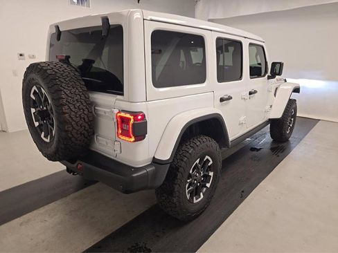 Used 2024 Jeep Wrangler Unlimited Rubicon AWD/4WD image 4